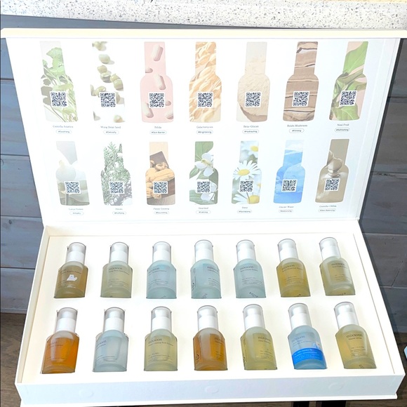 Mixsoon Presskit Set Sampler Kit 14 1oz bottles of Essence Body Mist Fragrance